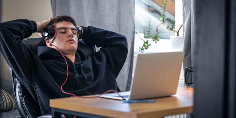 All-Day Office & Hybrid Work — Hair Systems Designed for Desk Life, Headphones & Video Runs