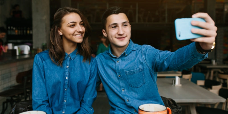 First-Date Confidence & Casual Dating — Hair Systems That Help You Feel Natural, Photograph Well, and Stay Comfortable During Close Conversation